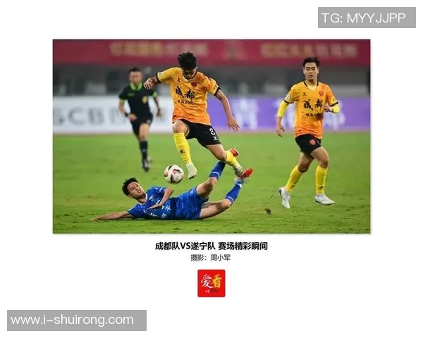 足球明星的精彩瞬间与赛场背后的故事分享 足球明星的精彩瞬间与赛场背后的故事分享