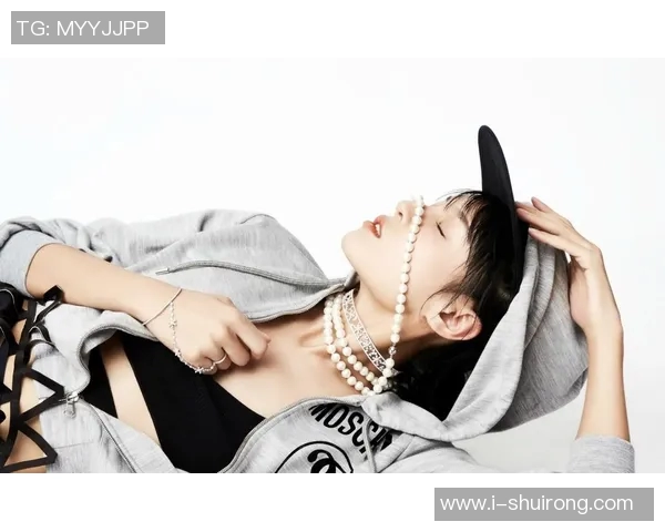 高清足球明星与女明星壁纸合集尽享视觉盛宴带你领略运动与时尚的完美结合 高清足球明星与女明星壁纸合集尽享视觉盛宴带你领略运动与时尚的完美结合